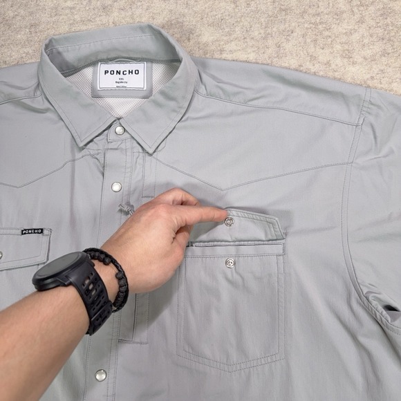 Poncho Shirt Mens 2XL Gray Peal Snap Pockets Vented Button Up Lightweight Fish - Picture 4 of 11